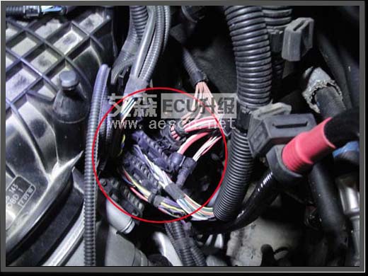 寶馬X5 3.0t原車ecu行車電腦位置