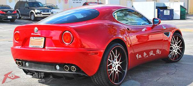 阿尔法罗密欧8C的改装红色Forgiato轮毂欣赏_