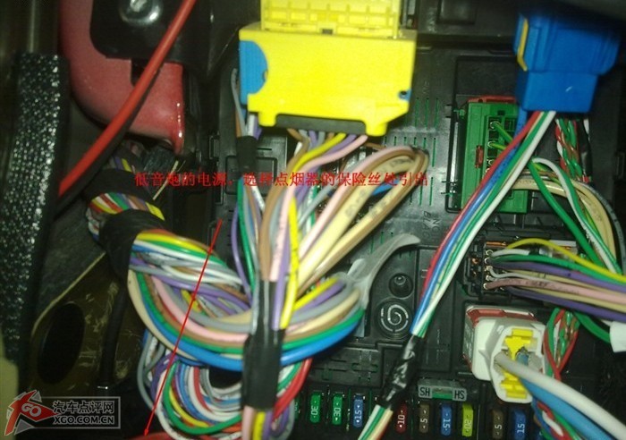 标致307装德国彩虹音响_接线图分享